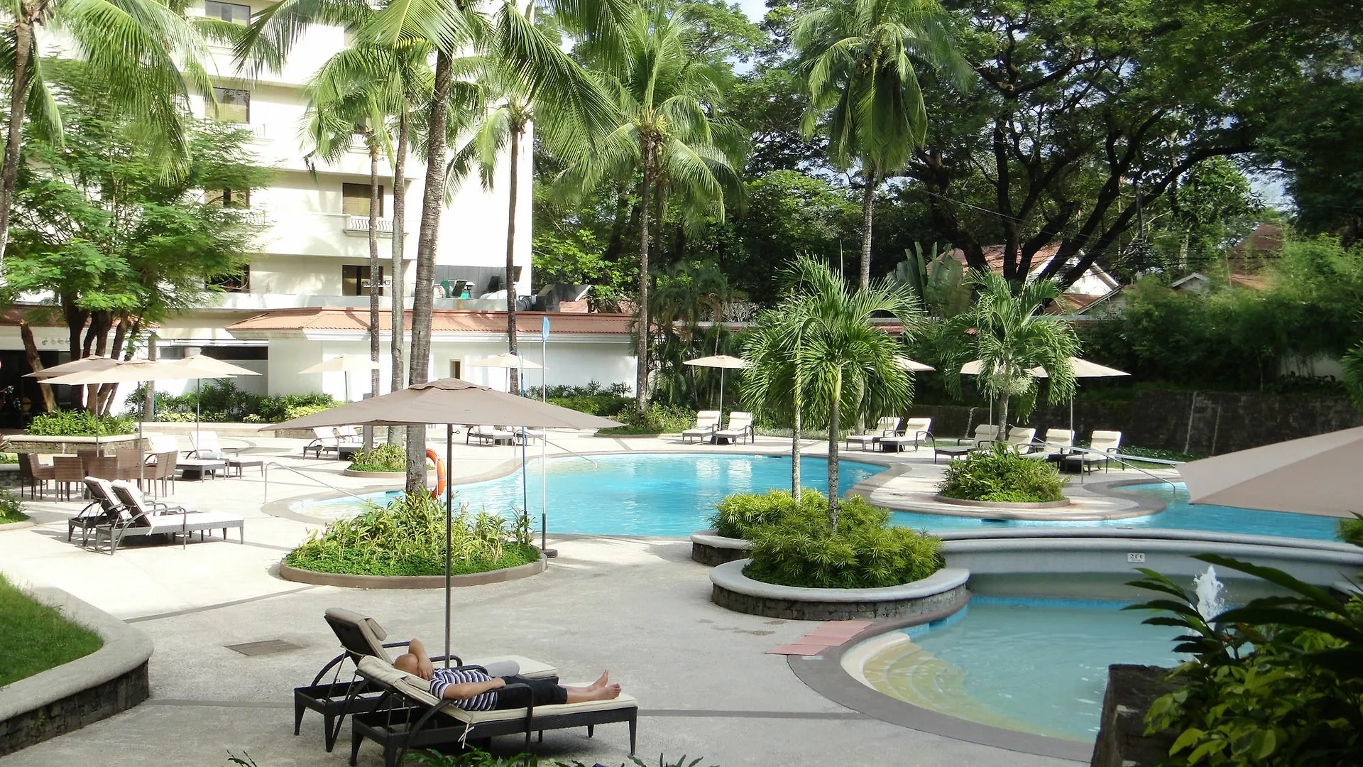 Hotel Quest Plus Conference Center, Clark Clark Field