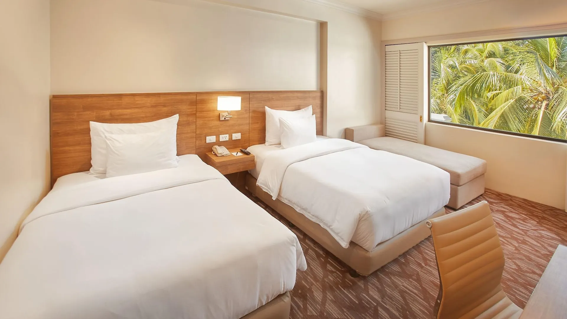 Quest Plus Conference Center, Clark Clark Field Hotel