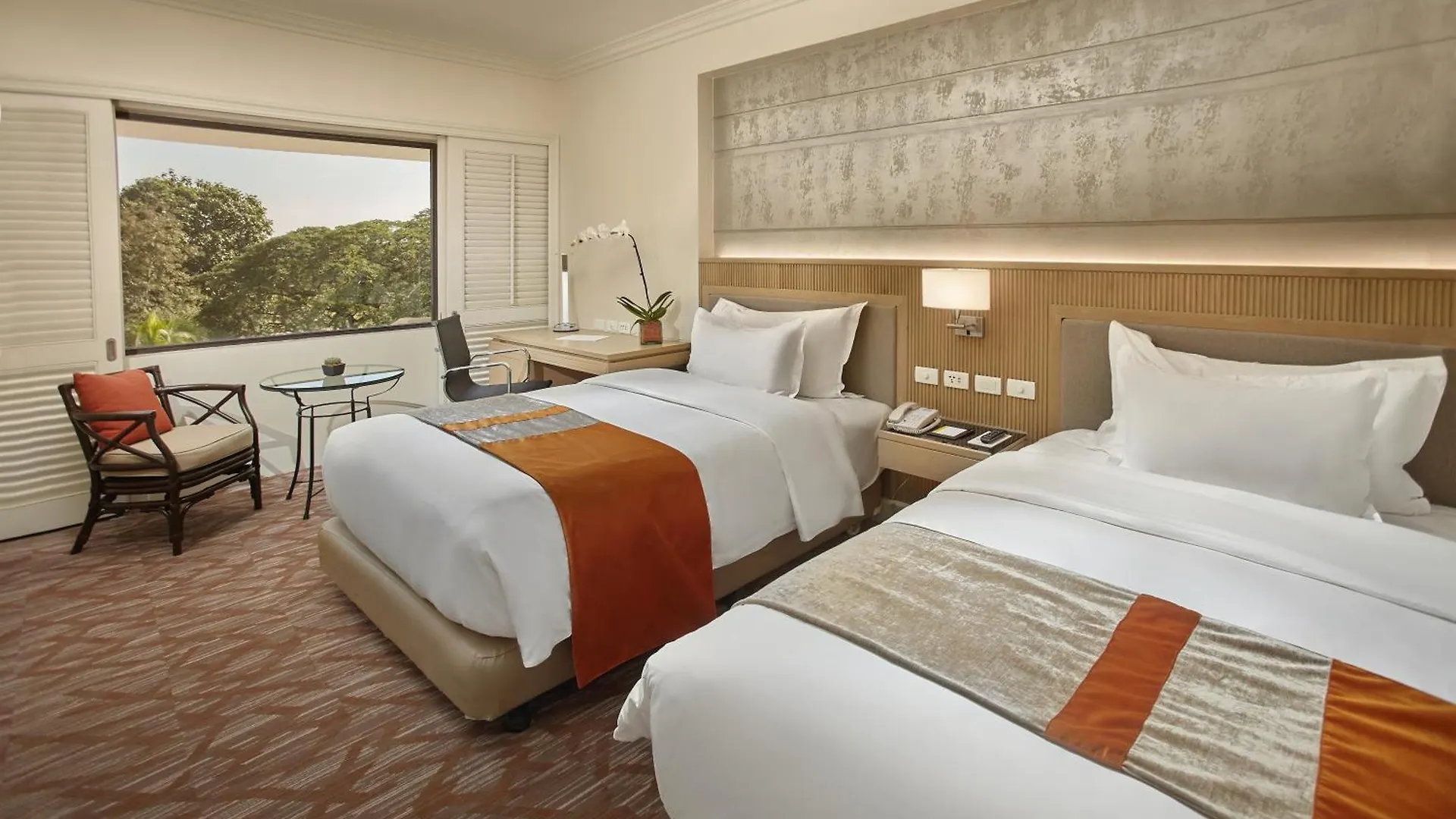 Hotel Quest Plus Conference Center, Clark Clark Field