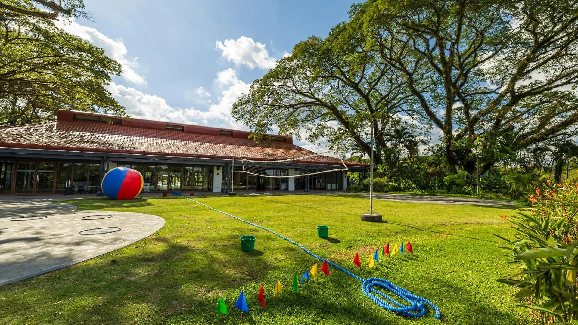 Hotel Quest Plus Conference Center, Clark Clark Field